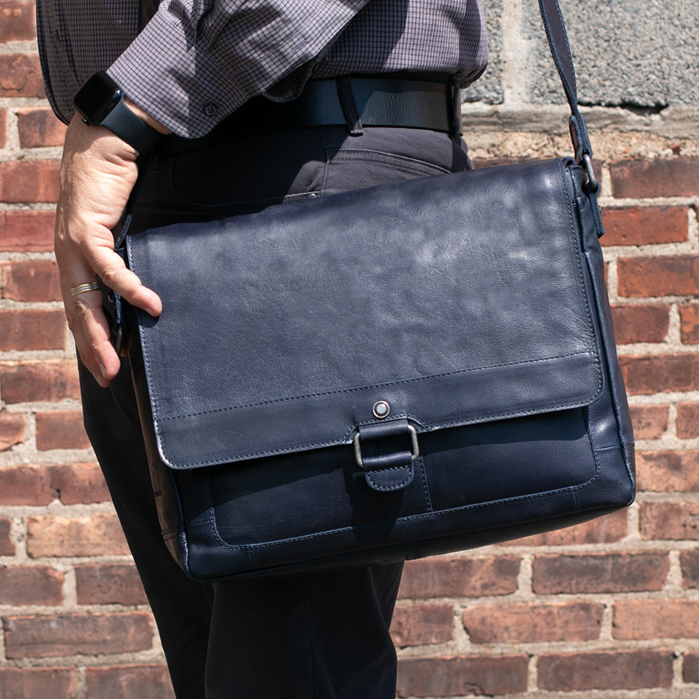 Voyager Messenger Bag