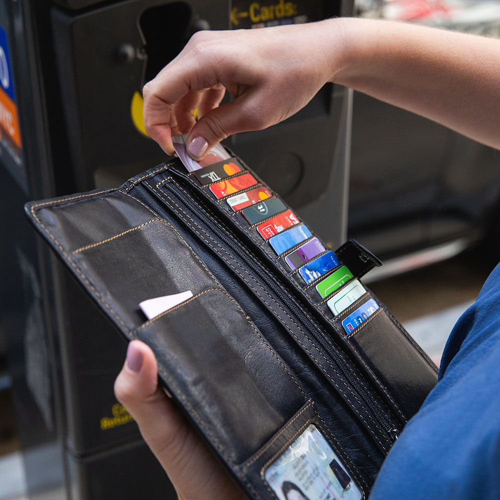 Voyager Travel Wallet